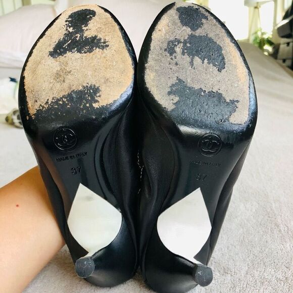 Vintage Chanel Black Cap Toe Leather Elastic Heeled Pumps - Picture 9 of 14